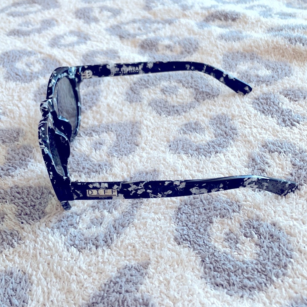 Diff Sunglasses - image 2